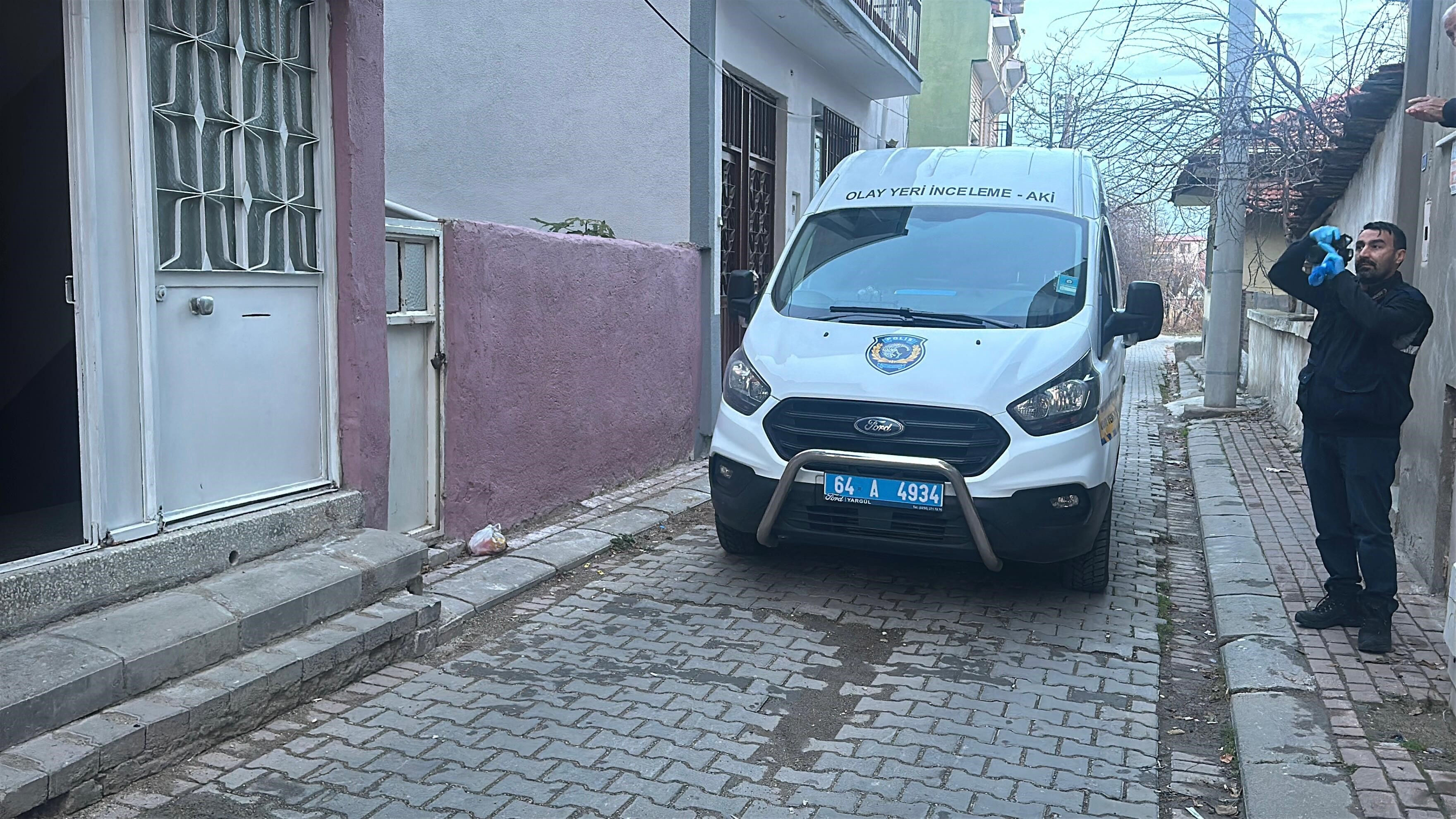 Genç kadın tartıştığı kocasına bıçakla saldırdı Genç kadın tartıştığı kocasına bıçakla saldırdı - 2. Resim