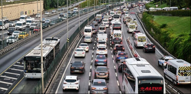 İstanbul yeni güne trafikle başladı! Anadolu Yakası yüzde 90 ile kilitlendi İstanbul yeni güne trafikle başladı! Anadolu Yakası yüzde 90 ile kilitlendi - 1. Resim