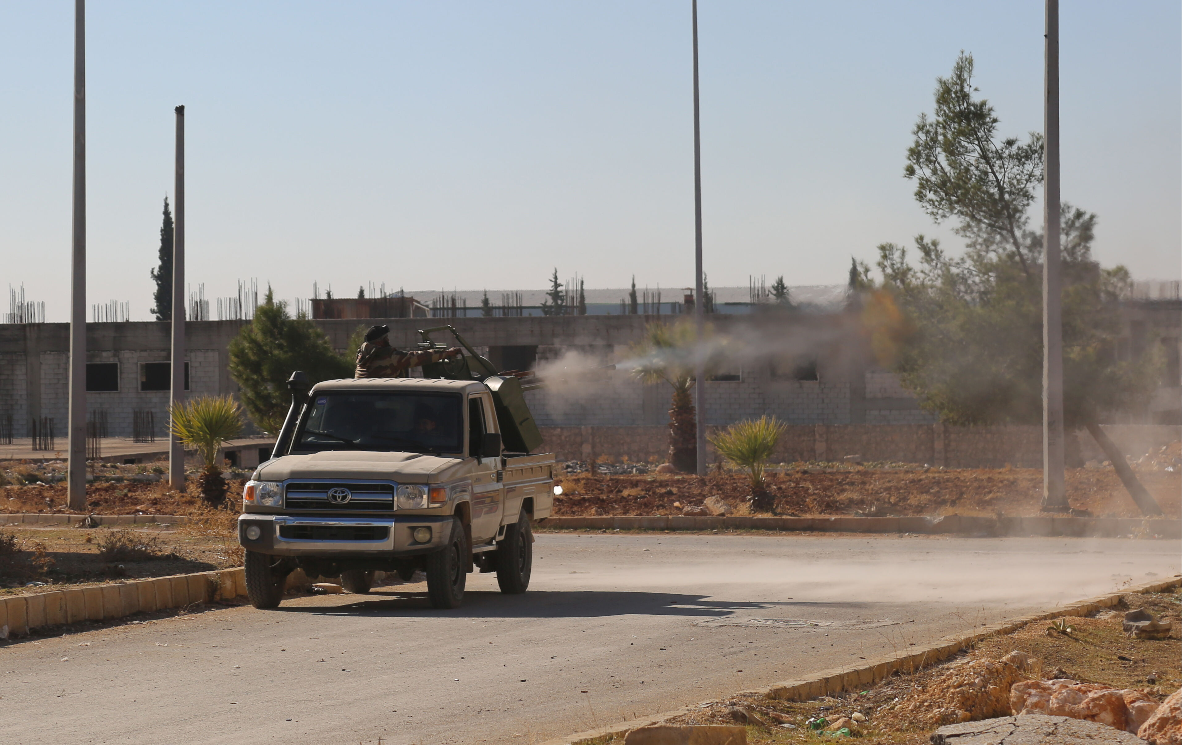 Muhaliflerin Halep ve Tel Rıfat’a askeri sevkiyatı devam ediyor Muhaliflerin Halep ve Tel Rıfat’a askeri sevkiyatı devam ediyor - 1. Resim