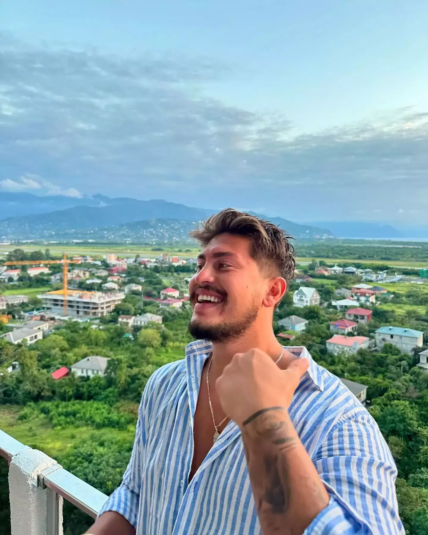 Zuhal Topal’la Yemekteyiz Çağrı Özer kimdir? Kısmetse Olur’da yarışmıştı  Zuhal Topal’la Yemekteyiz Çağrı Özer kimdir? Kısmetse Olur’da yarışmıştı  - 4. Resim