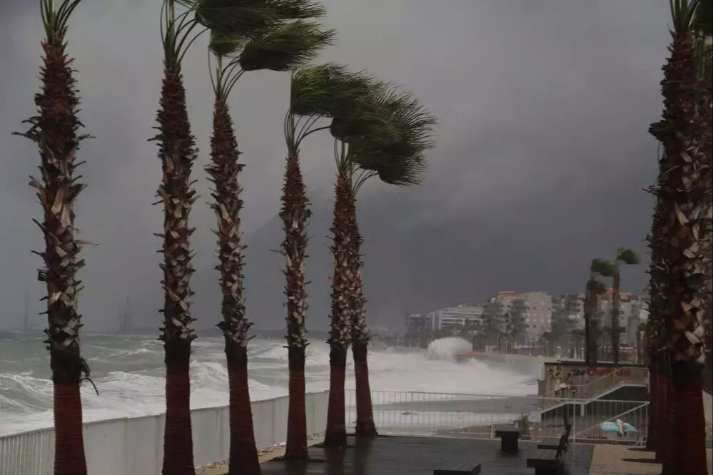 Antalya Valiliği duyurdu! 4 Aralık yarın okullar tatil mi? - 4. Resim