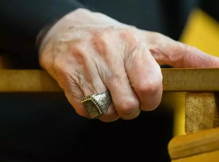 Bahçeli yine yüzük ve rozetiyle konuşuldu: Semboller ne anlama geliyor? - 2. Resim