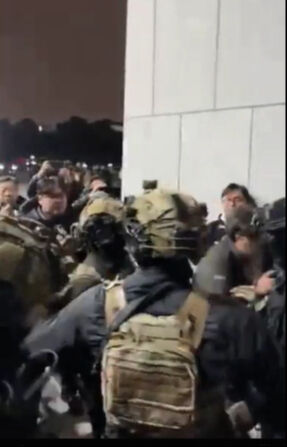 Güney Kore'de darbe mi oldu? Devlet Başkanı'ndan sıkıyönetim kararı - 2. Resim