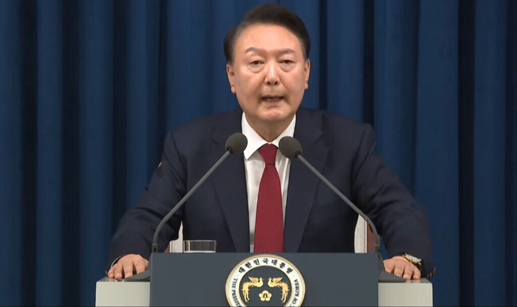 Güney Kore'de neden sıkı yönetim ilan edildi? Haber dünya gündemine bomba gibi düştü Güney Kore'de neler oluyor? Sıkıyönetim ilan edilmesiyle gündem oldu  - 1. Resim