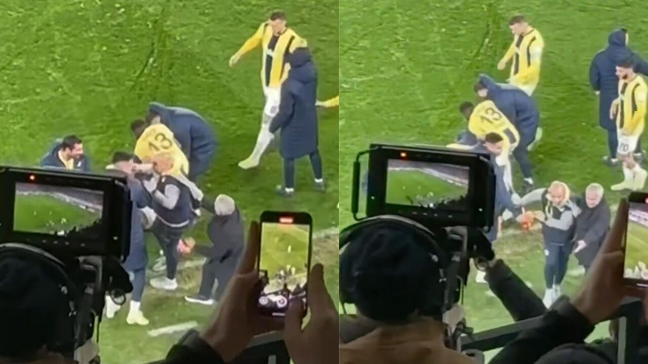 Herkes gole sevinirken Mourinho'dan olay hareket! Mert Müldür'ü yaka paça çekti... - 3. Resim