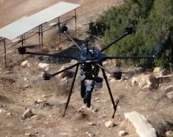 İsrail dronları, ağlayan çocuk seslerini kaydederek kandırdıkları Filistinlileri böyle öldürüyor - 1. Resim