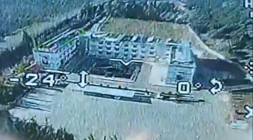 Muhaliflerden toplantı yapan Esad rejimi subaylarına kamikaze İHA saldırısı Muhaliflerden toplantı yapan Esad rejimi subaylarına kamikaze İHA saldırısı - 2. Resim