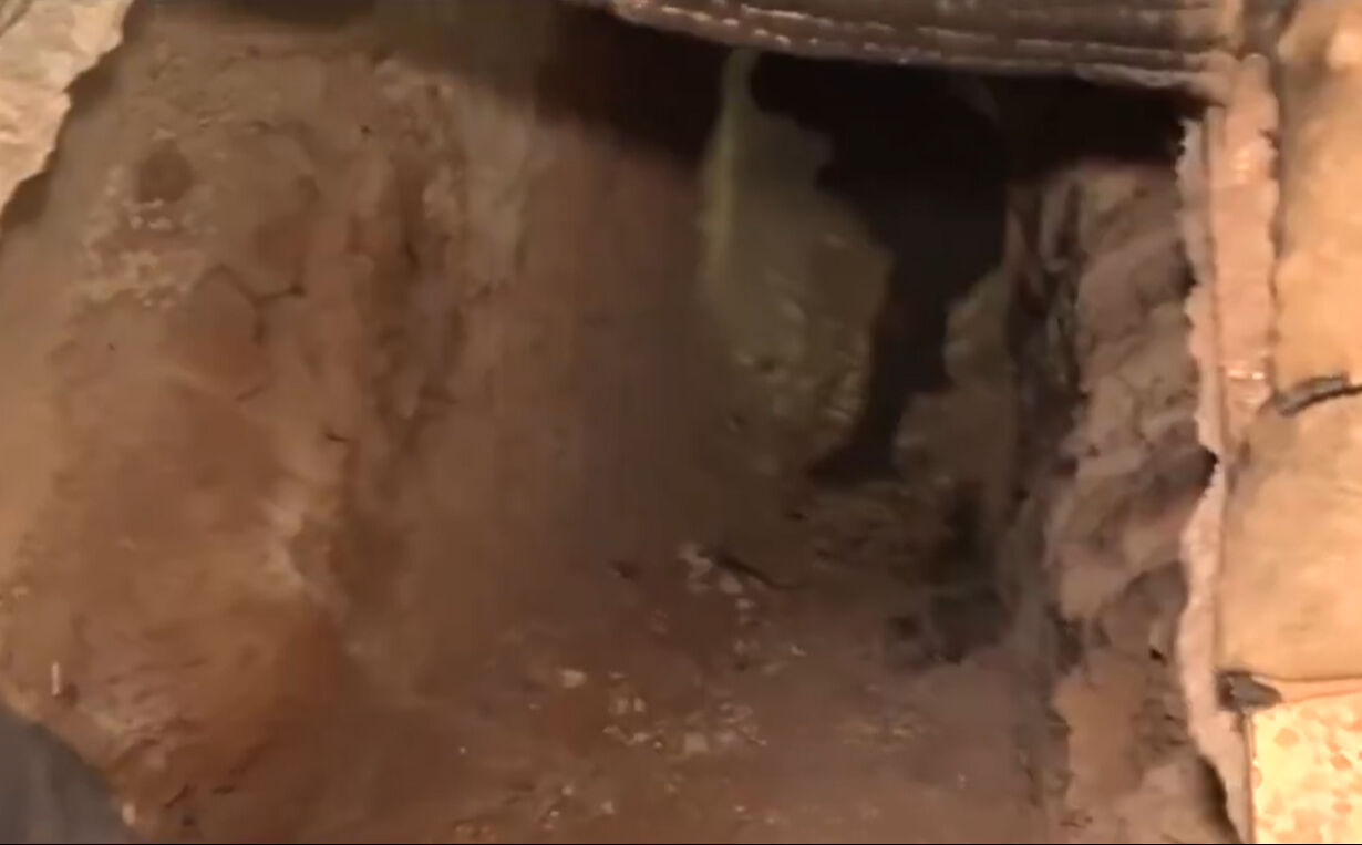 Suriye'de terör örgütü PKK'nın tuzaklayarak kaçtığı tüneller görüntülendi - 4. Resim