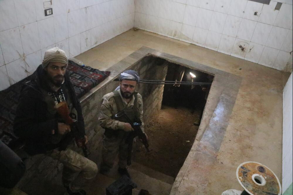 Terör örgütü PKK/YPG karargah olarak kullanıyordu! Tel Rıfat'ta kilometrelerce tüneller görüntülendi Terör örgütü PKK/YPG karargah olarak kullanıyordu! Tel Rıfat'ta kilometrelerce tüneller görüntülendi - 3. Resim