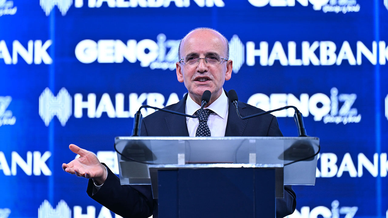 Bakan Şimşek'ten gençlere kripto uyarısı! Verileri bir bir açıkladı, sigara hesabı gündem oldu - 2. Resim