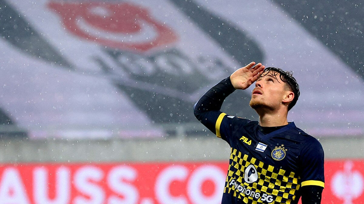 CHP’den asker selamı veren İsrailli futbolcu Gavriel Kanichowsky için UEFA’ya suç duyurusu CHP’den asker selamı veren İsrailli futbolcu Gavriel Kanichowsky için UEFA’ya suç duyurusu - 1. Resim