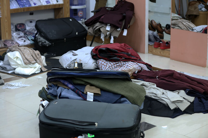 Fiyatlar Avrupa'yla eşitlendi Laleli esnafı dükkan kapattı - 2. Resim