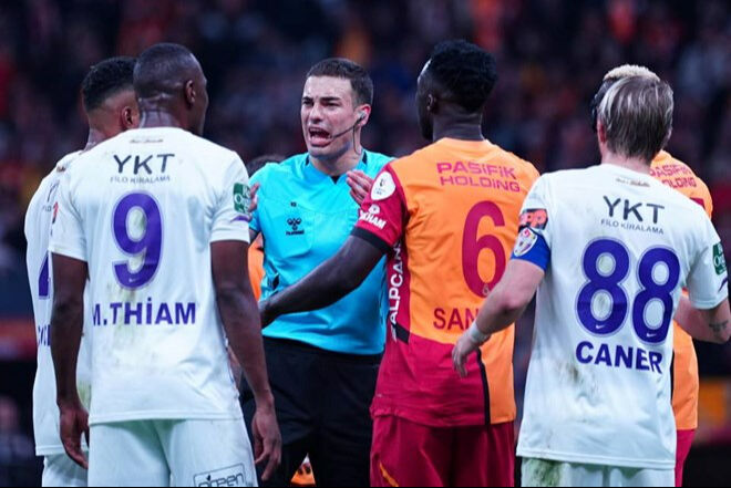 Galatasaray Başkanı Dursun Özbek, TFF ve Fenerbahçe'ye savaş açtı! 