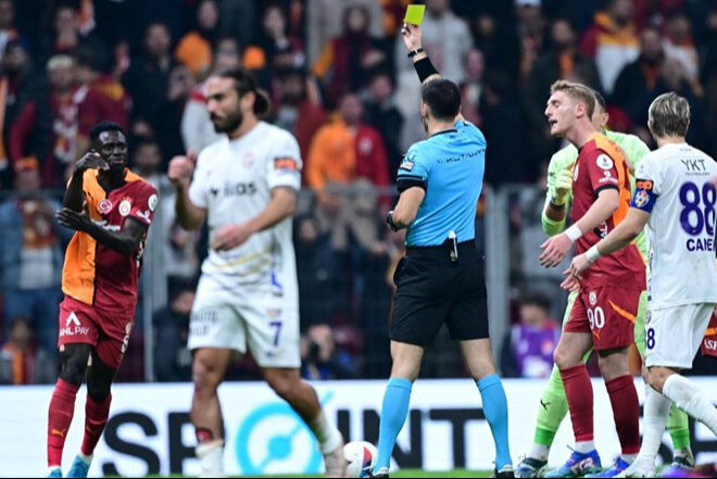 Galatasaray Başkanı Dursun Özbek, TFF ve Fenerbahçe'ye savaş açtı! 