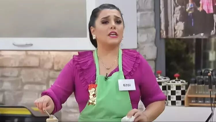 Gelinim Mutfakta Ezgi Yıldırım neden yok, diskalifiye mi edildi?  Gelinim Mutfakta Ezgi Yıldırım neden yok, diskalifiye mi edildi?  - 1. Resim