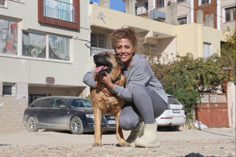 Henüz 6 aylık evliydiler, birlikte can verdiler! Cansız bedenlerini Max bulmuştu, vefası gözleri yaşarttı - 3. Resim