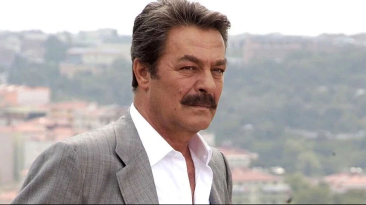 Kadir İnanır'ın sağlık durumu ile ilgili yeni gelişme! Kritik 1 haftaya girildi Kadir İnanır'ın sağlık durumu ile ilgili yeni gelişme! Kritik 1 haftaya girildi - 1. Resim