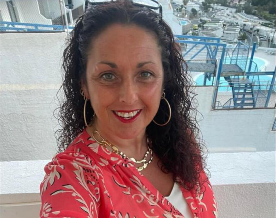 Köşeyi dönemeyen kamyon faciayı beraberinde getirdi! Ev sahibini şoke etti - 1. Resim