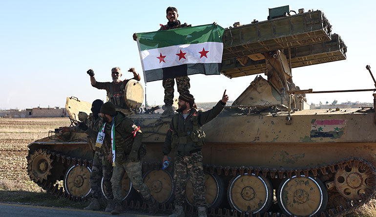 Muhalifler, Suriye'de kritik noktaları ele geçirerek ilerliyor! Suriye'de kim hangi bölgeyi yönetiyor? - 1. Resim