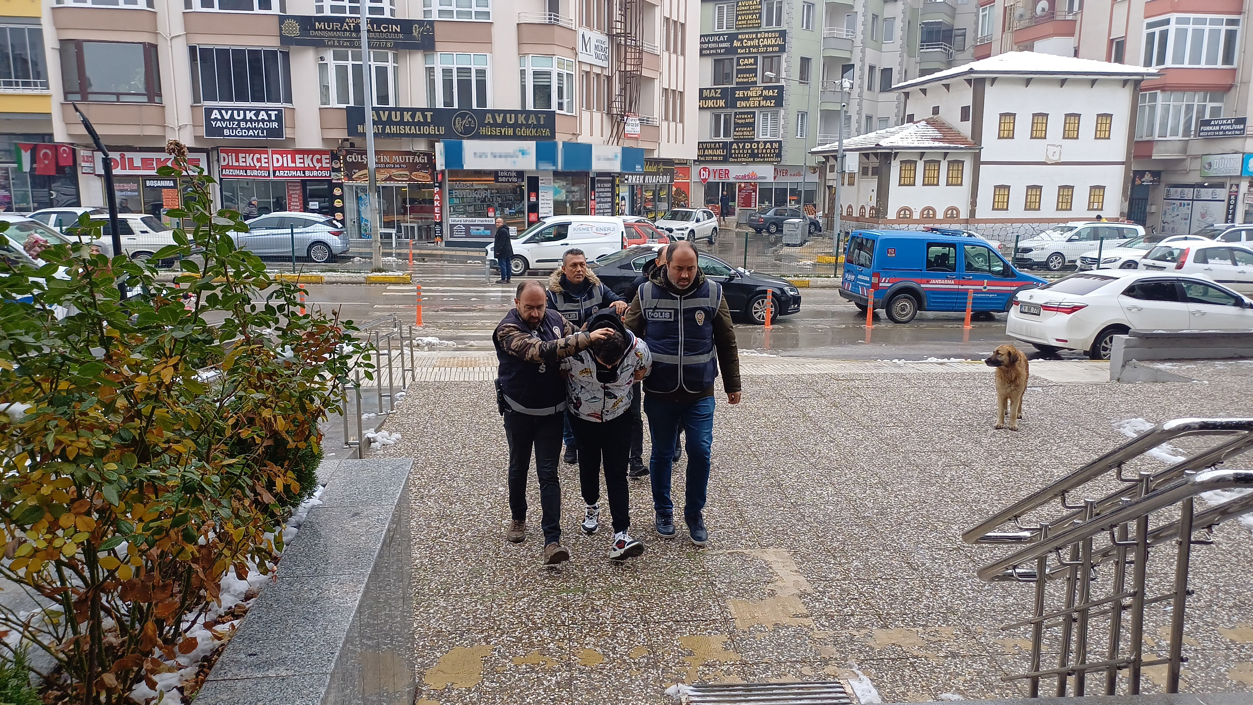 Sahte savcı ve polisten milyonlarca liralık vurgun! Dolandırıcılık yöntemleri pes dedirtti - 1. Resim