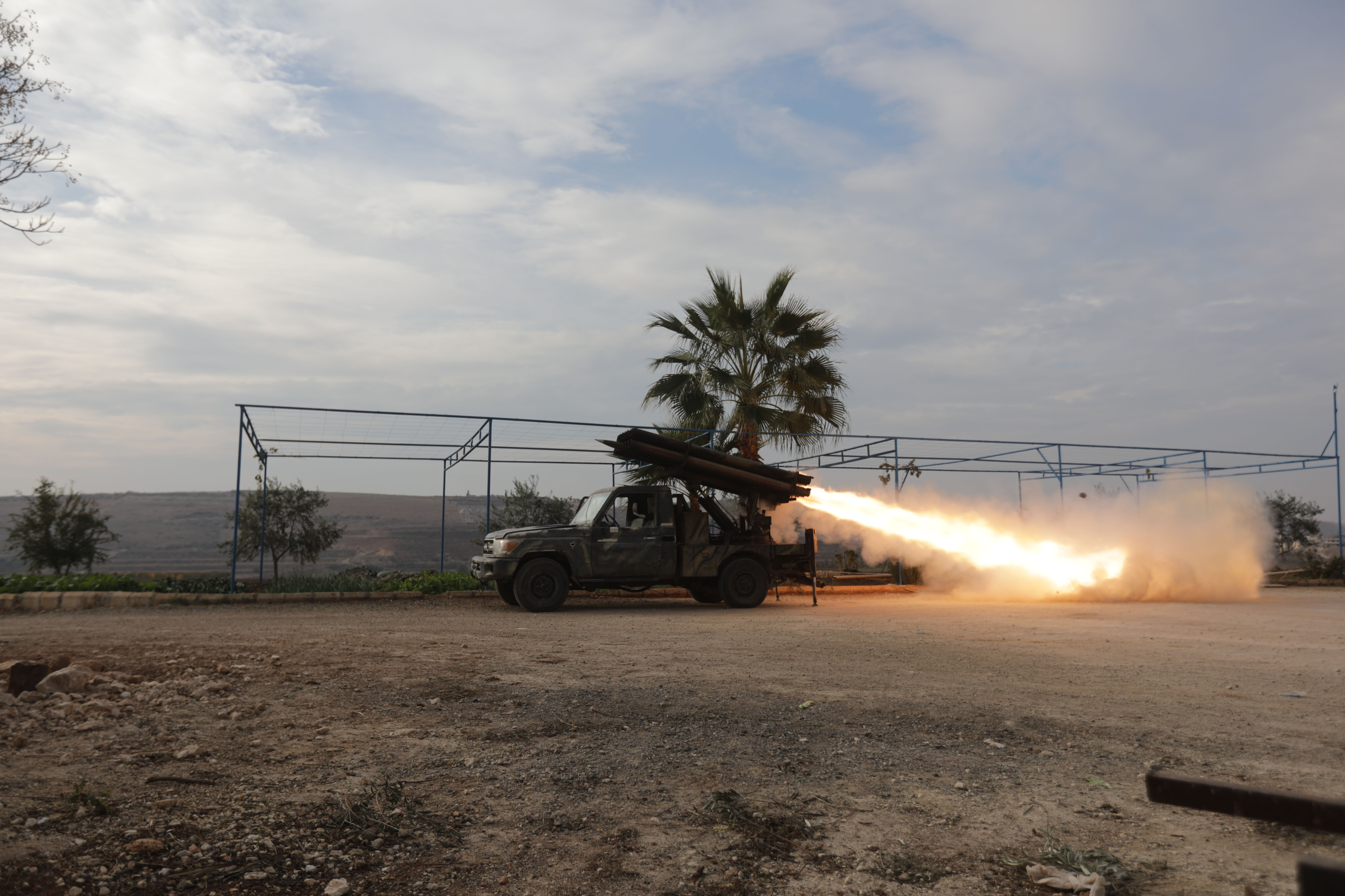 Suriye'de kritik öneme sahip olan Hama üç koldan kuşatıldı - 3. Resim