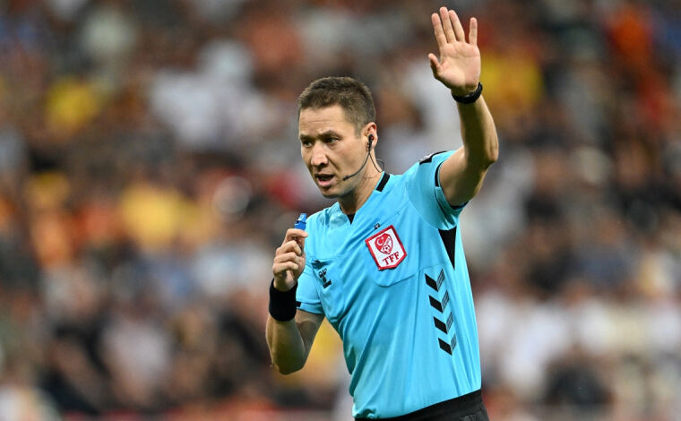 Beşiktaş-Fenerbahçe derbisinin hakemi Mehmet Türkmen oldu Beşiktaş-Fenerbahçe derbisinin hakemi Mehmet Türkmen oldu - 2. Resim