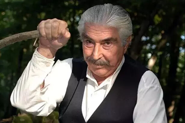 Erdal Özyağcılar'ın vefat ettiği iddia edildi! Kızından çok sert tepki geldi - 2. Resim