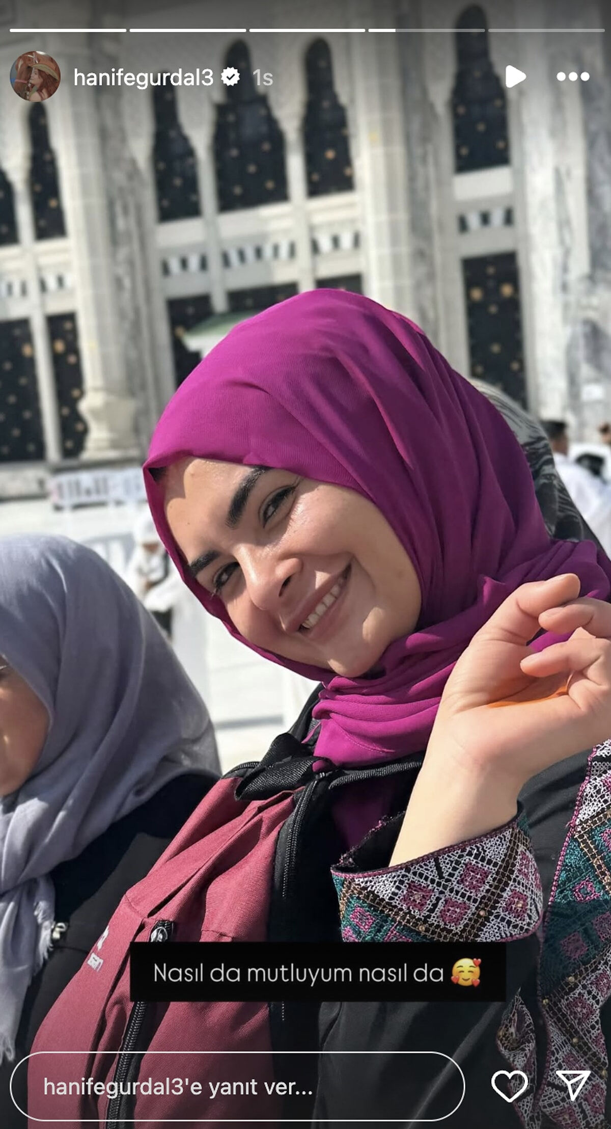 Hanife Gürdal Umre'ye gitti! Tesettürlü pozu gündem oldu - 2. Resim