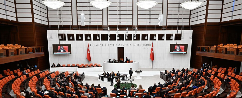 Kamu çalışanları için kanun teklifi TBMM'de kabul edildi! Kamu çalışanları görevden uzaklaştırılabilecek - 1. Resim