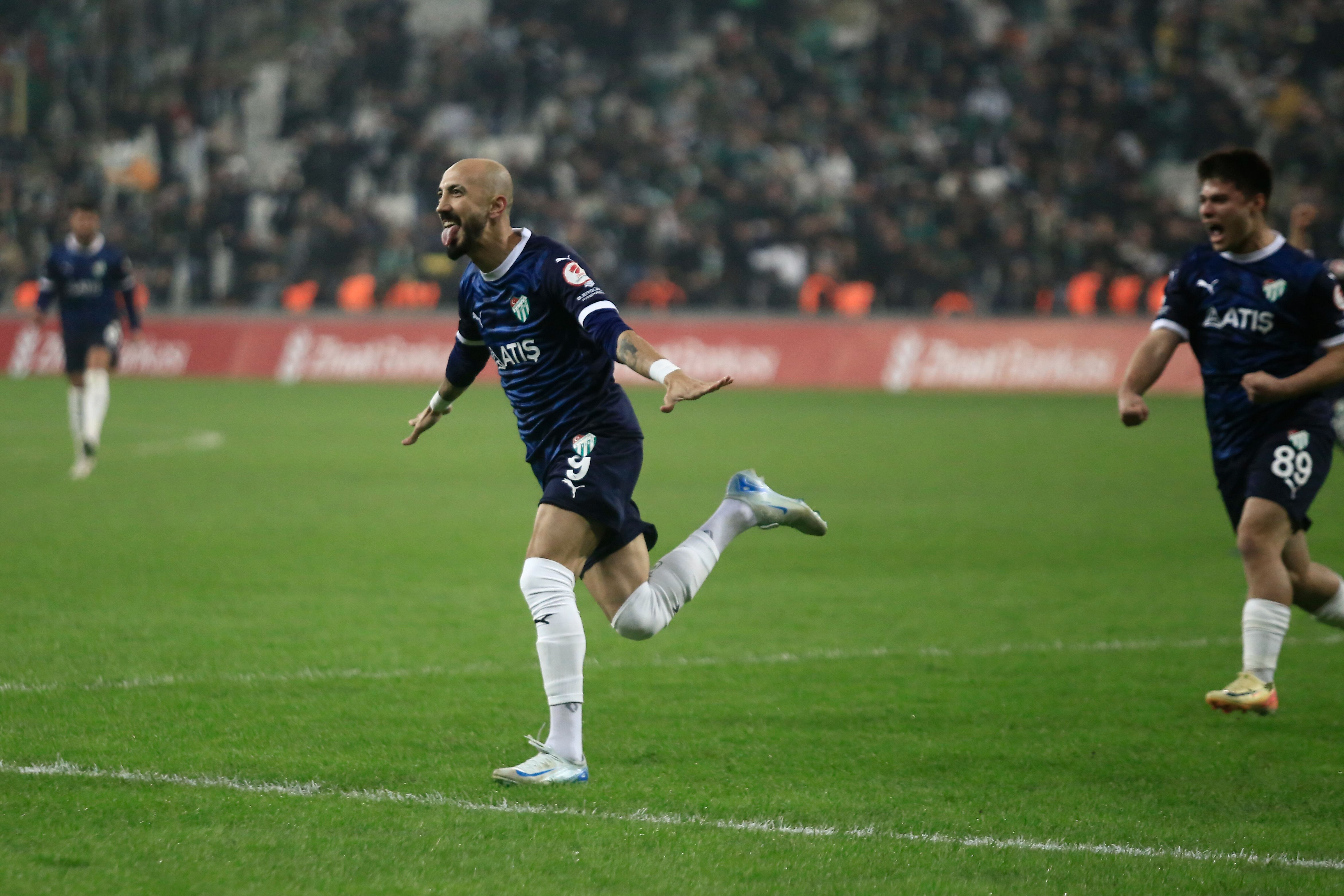 Kupa'da heyecanlı karşılaşma! Vanspor Bursasporu penaltılarda eledi - 2. Resim