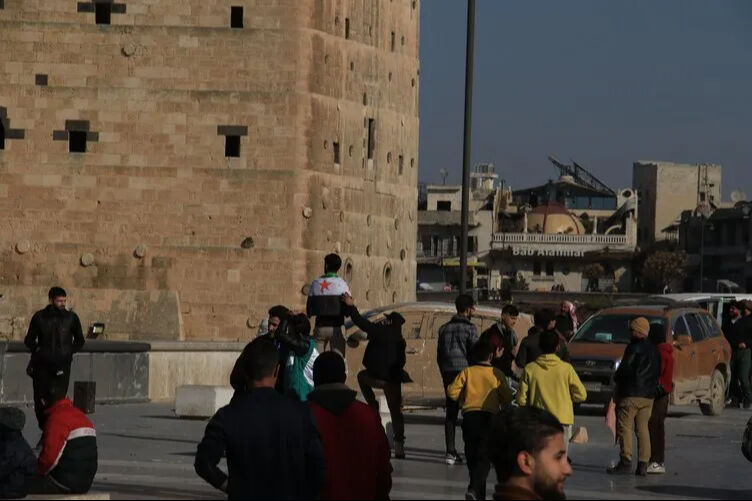 Muhalifler tersine göçü tetikledi! Suriyeliler vatanlarına akın akın gidiyor Muhalifler tersine göçü tetikledi! Suriyeliler vatanlarına akın akın gidiyor - 1. Resim