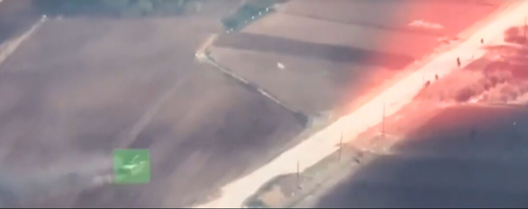 Suriyeli muhalifler Hama'yı kontrol altına aldı! Esad rejimi resmen duyurdu: Hama'yı kaybettik Suriyeli muhalifler Hama merkezine saldırdı! Esad rejimi askerleri köşeye sıkıştı - 2. Resim