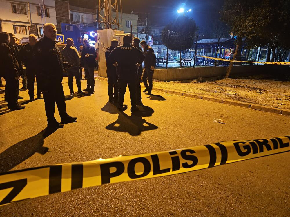 Adana'da kan donduran infaz! 24 yaşındaki genç sokak ortasında katledildi - 1. Resim