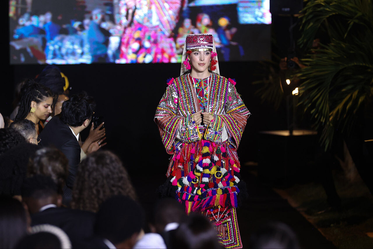 Anadolu gelinlikleri Dakar Moda Haftası'nı salladı! Senegal'de Türk motifleri Anadolu gelinlikleri Dakar Moda Haftası'nı salladı! Senegal'de Türk motifleri - 3. Resim