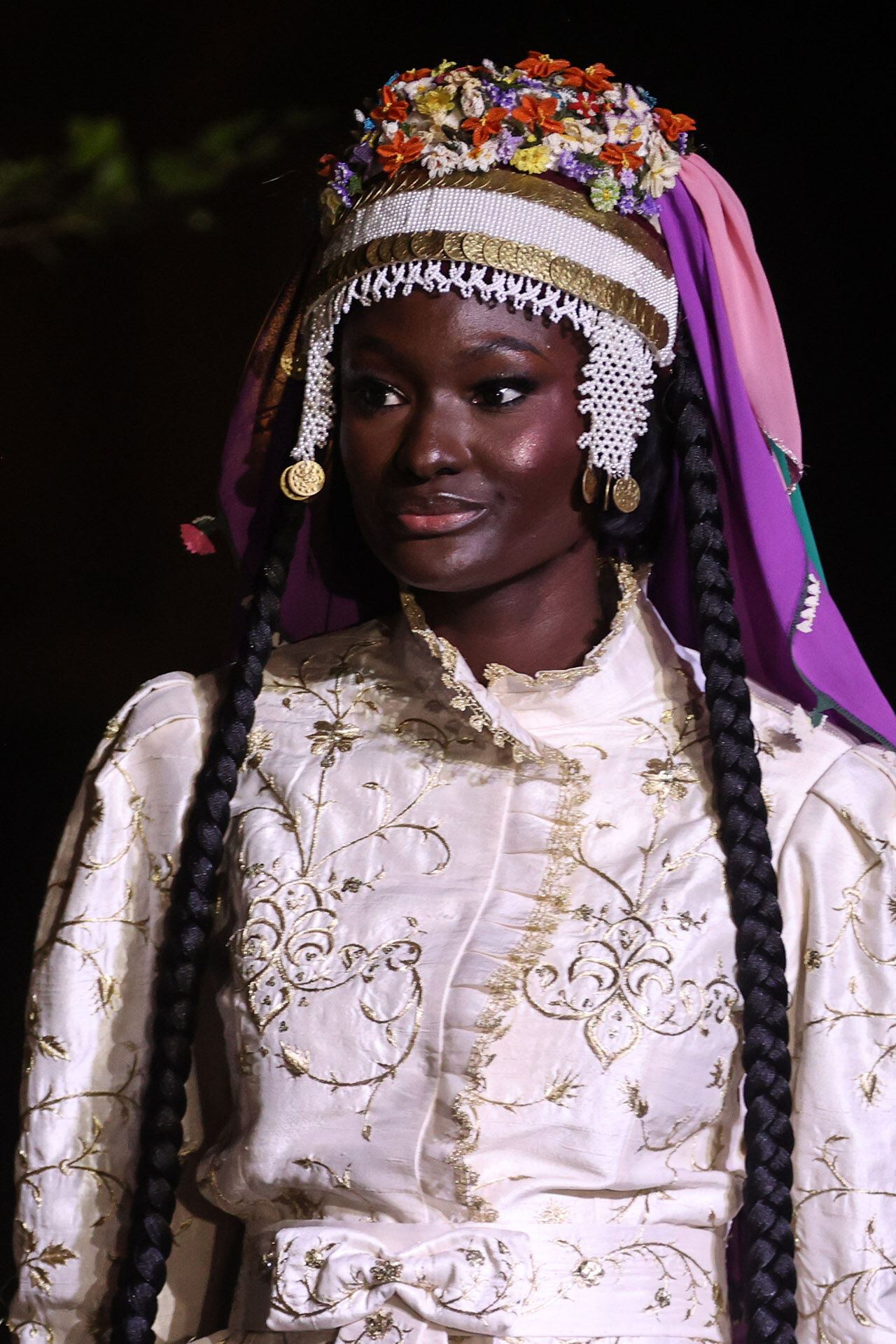 Anadolu gelinlikleri Dakar Moda Haftası'nı salladı! Senegal'de Türk motifleri Anadolu gelinlikleri Dakar Moda Haftası'nı salladı! Senegal'de Türk motifleri - 4. Resim