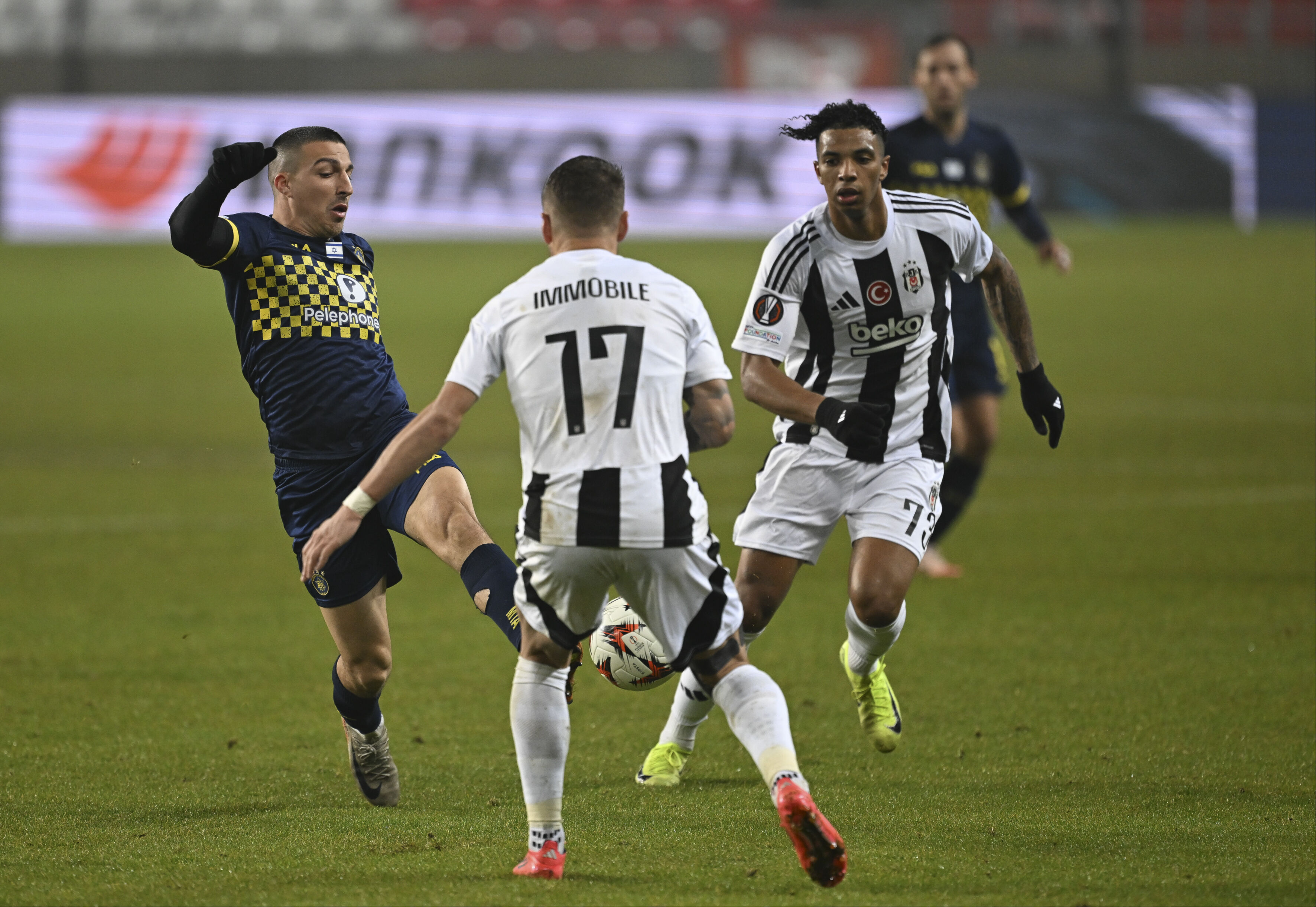 Beşiktaş Fenerbahçe derbisi öncesi kötü haber! Yıldız oyuncunun forma giyemeyeceği kesinleşti - 2. Resim