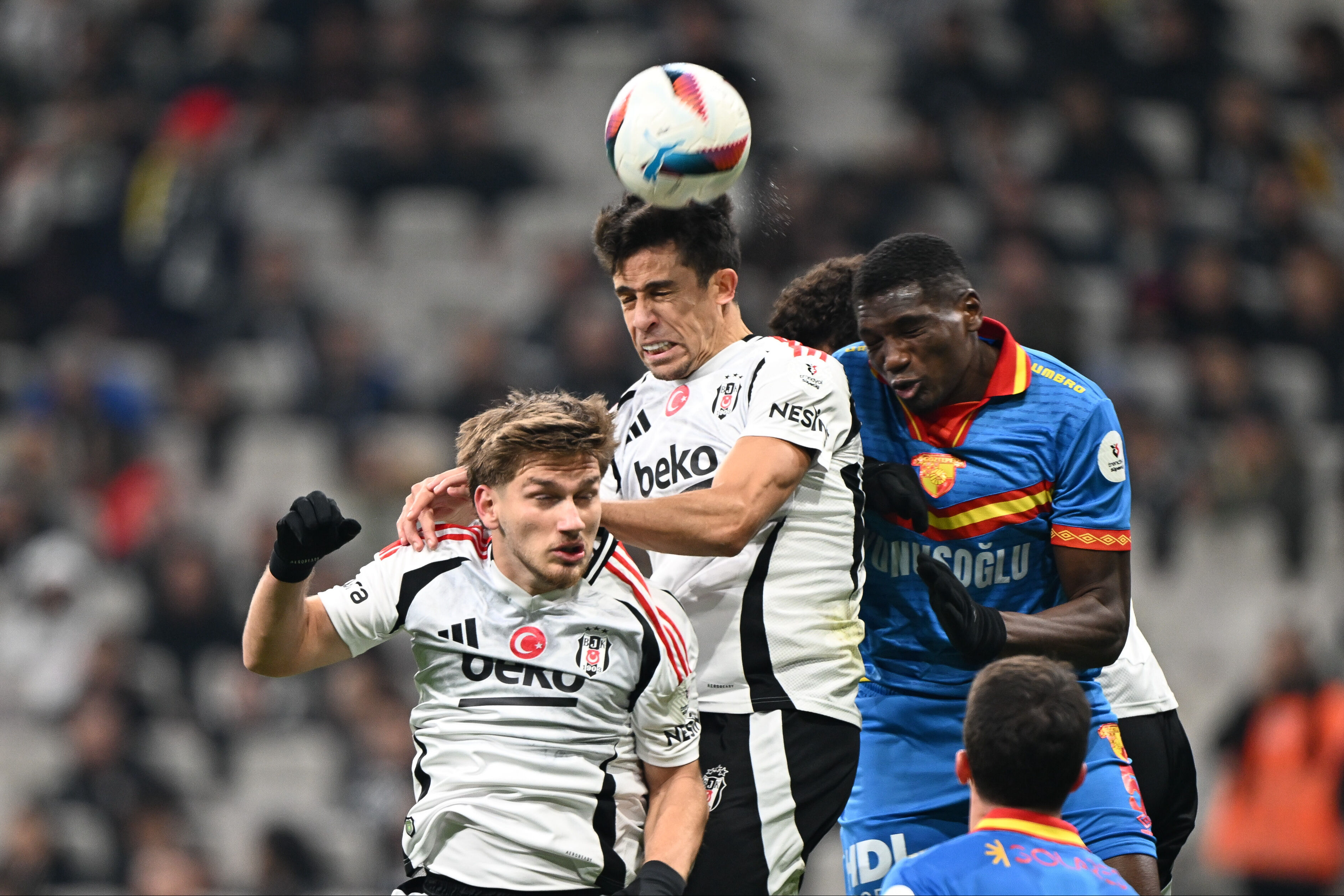 Beşiktaş Fenerbahçe derbisi öncesi kötü haber! Yıldız oyuncunun forma giyemeyeceği kesinleşti - 3. Resim