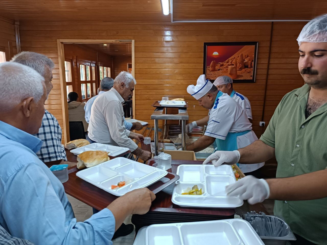 Güneydoğu'daki ilimizde kent lokantası! 3 çeşit yemek 50 TL'ye yok satılıyor - 1. Resim