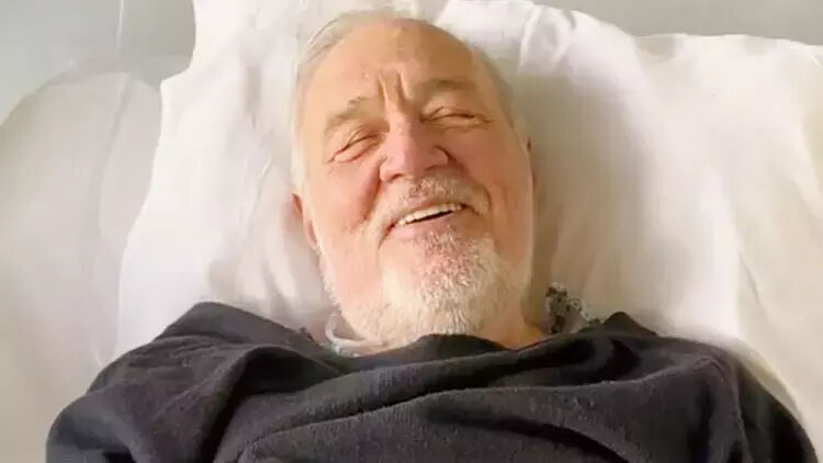 İzleyicilerini üzen İlber Ortaylı hastane odasından seslendi: Nazar değdi - 1. Resim