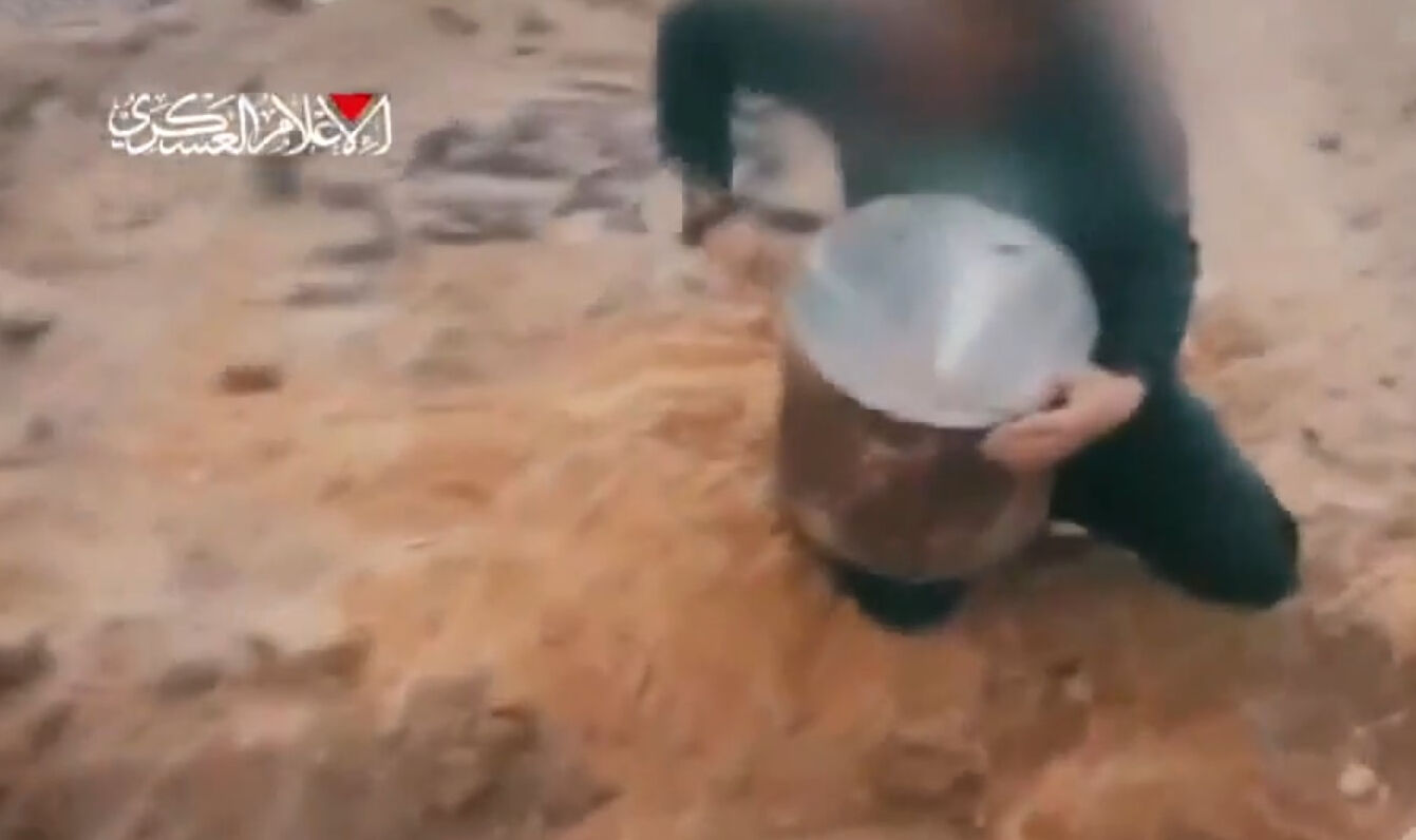 Netanyahu'nun uykuları kaçacak! Hamas onlarca İsrail askerini mayınla hedef aldı Netanyahu'nun uykuları kaçacak! Hamas onlarca İsrail askerini mayınla hedef aldı - 1. Resim