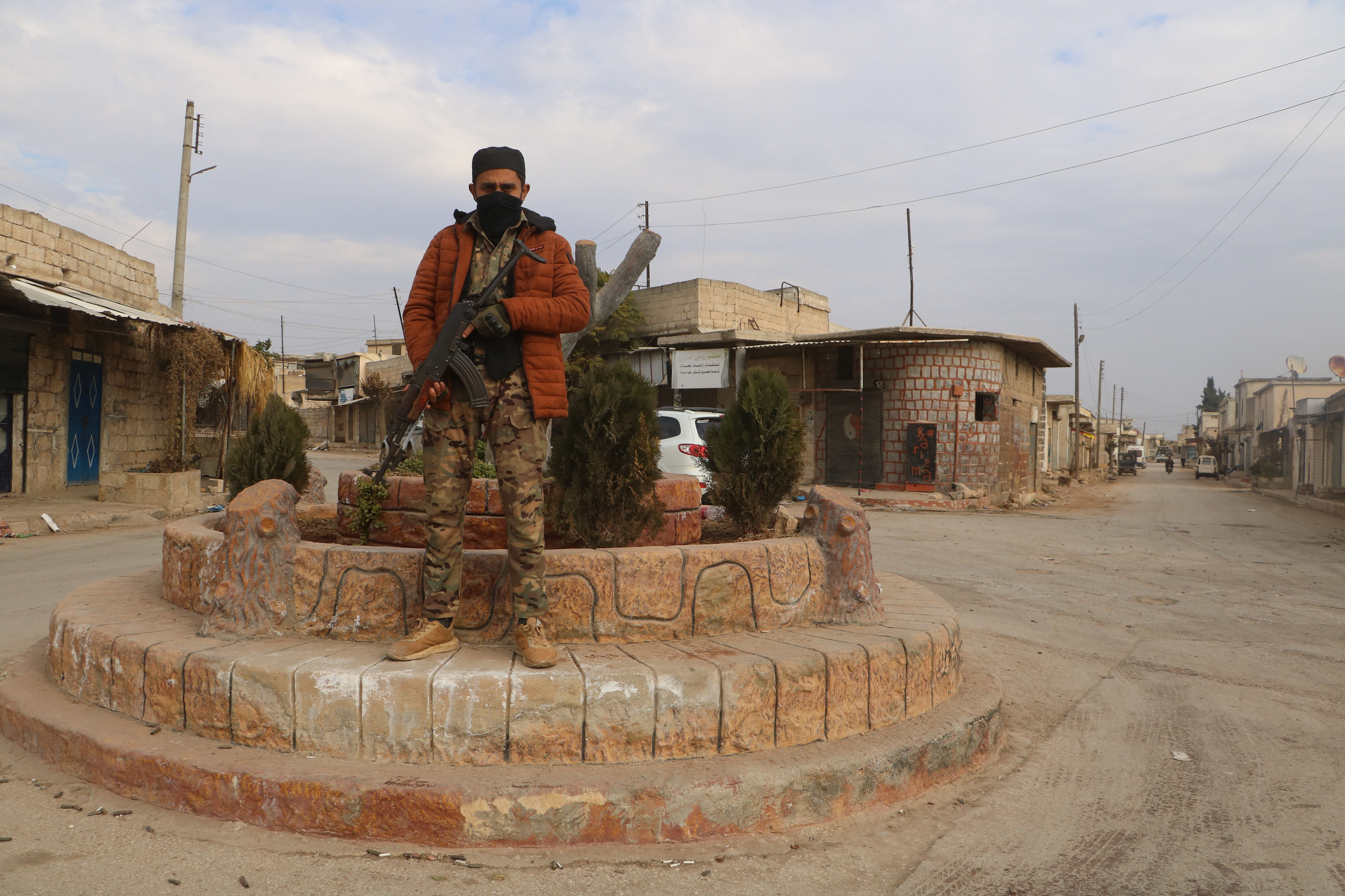 PKK'nın istilası yüzünden çadırda yaşıyorlardı: Tel Rıfat halkı 8 yıl sonra evinde - 5. Resim