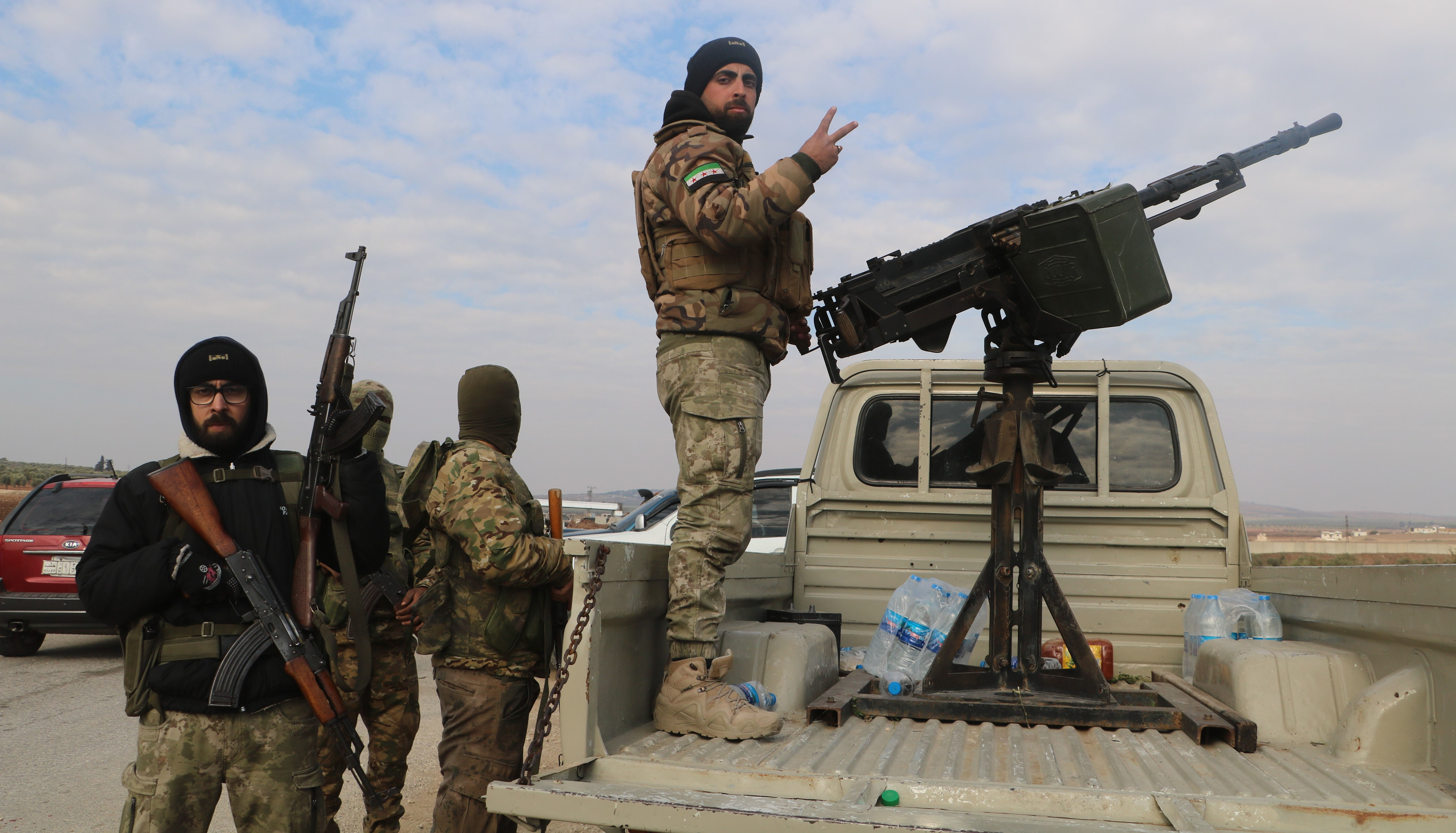 SMO'ya katılan Suriyeli gençler Türkiye'de kalanlara seslendi!  SMO'ya katılan Suriyeli gençler Türkiye'de kalanlara seslendi!