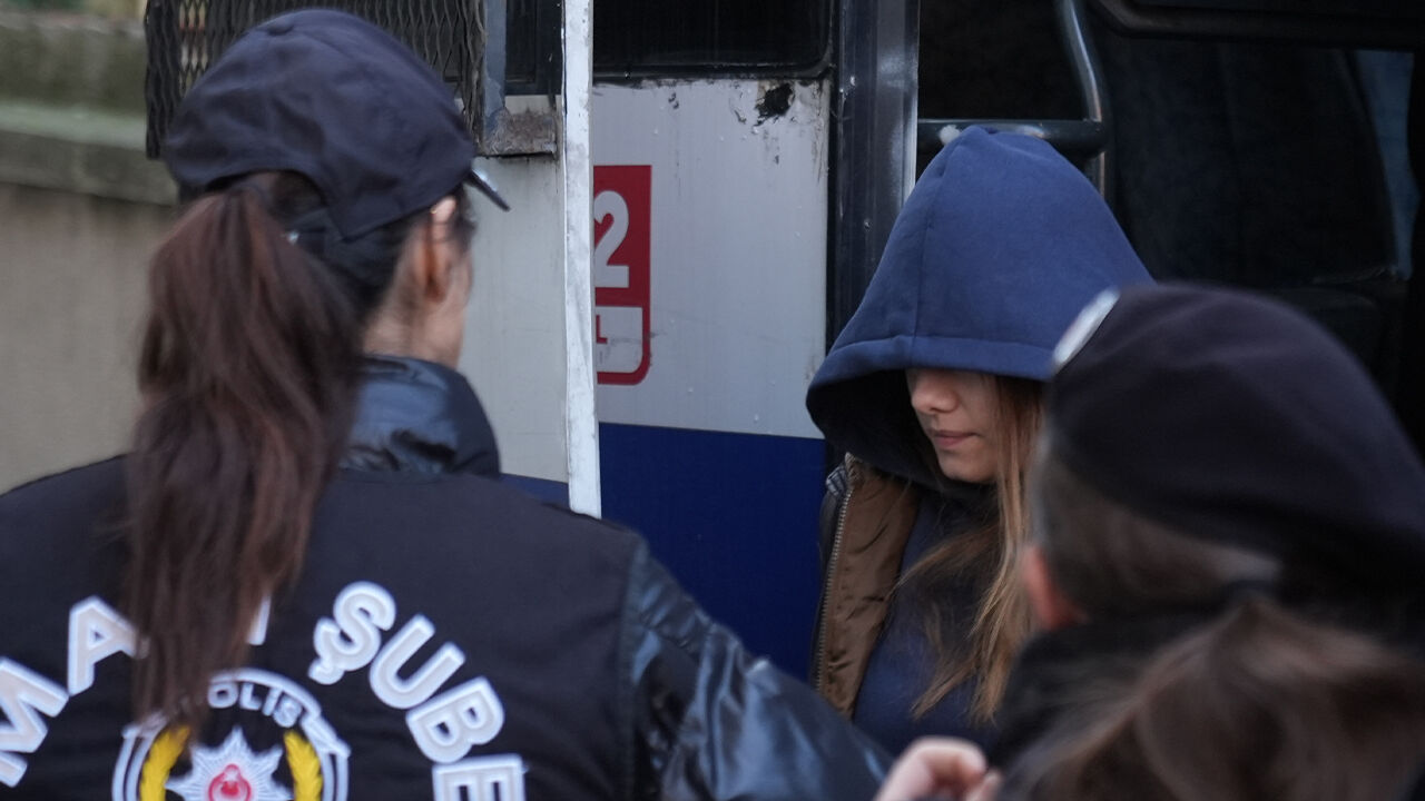 "Yenidoğan çetesi" soruşturmasında gözaltına alınan 14 şüpheli adliyede - 2. Resim