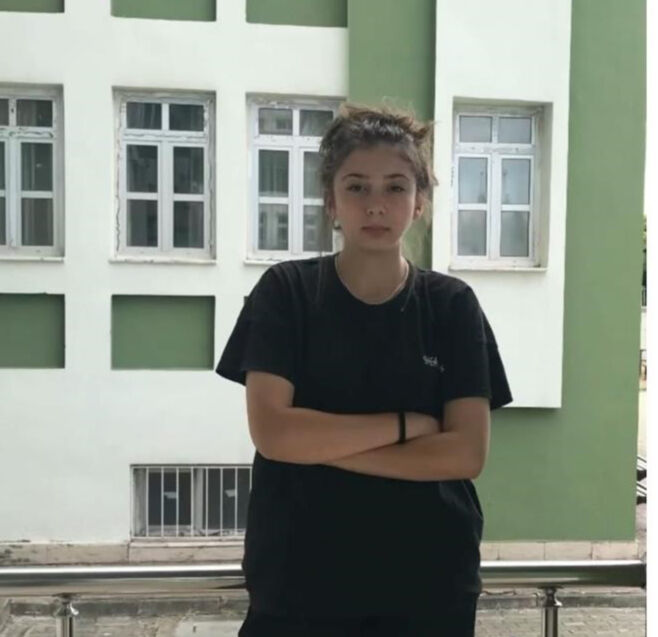 Zeynep Naz Sarıkaya davasında ilk duruşma sonuçlandı! Ehliyetsiz sürücünün cezası belli oldu Zeynep Naz Sarıkaya davasında ilk duruşma sonuçlandı! Ehliyetsiz sürücünün cezası belli oldu - 4. Resim