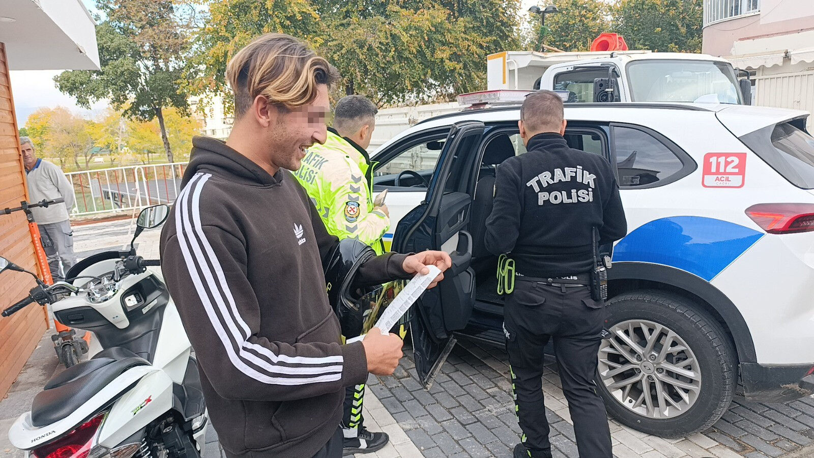 24 bin lira ceza yedi, makbuzla hatıra fotoğrafı çektirdi - 1. Resim