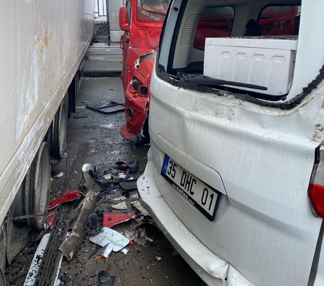 Bitlis'te 25 araç birbirine girdi! Zincirleme kazada çok sayıda yaralı var - 1. Resim