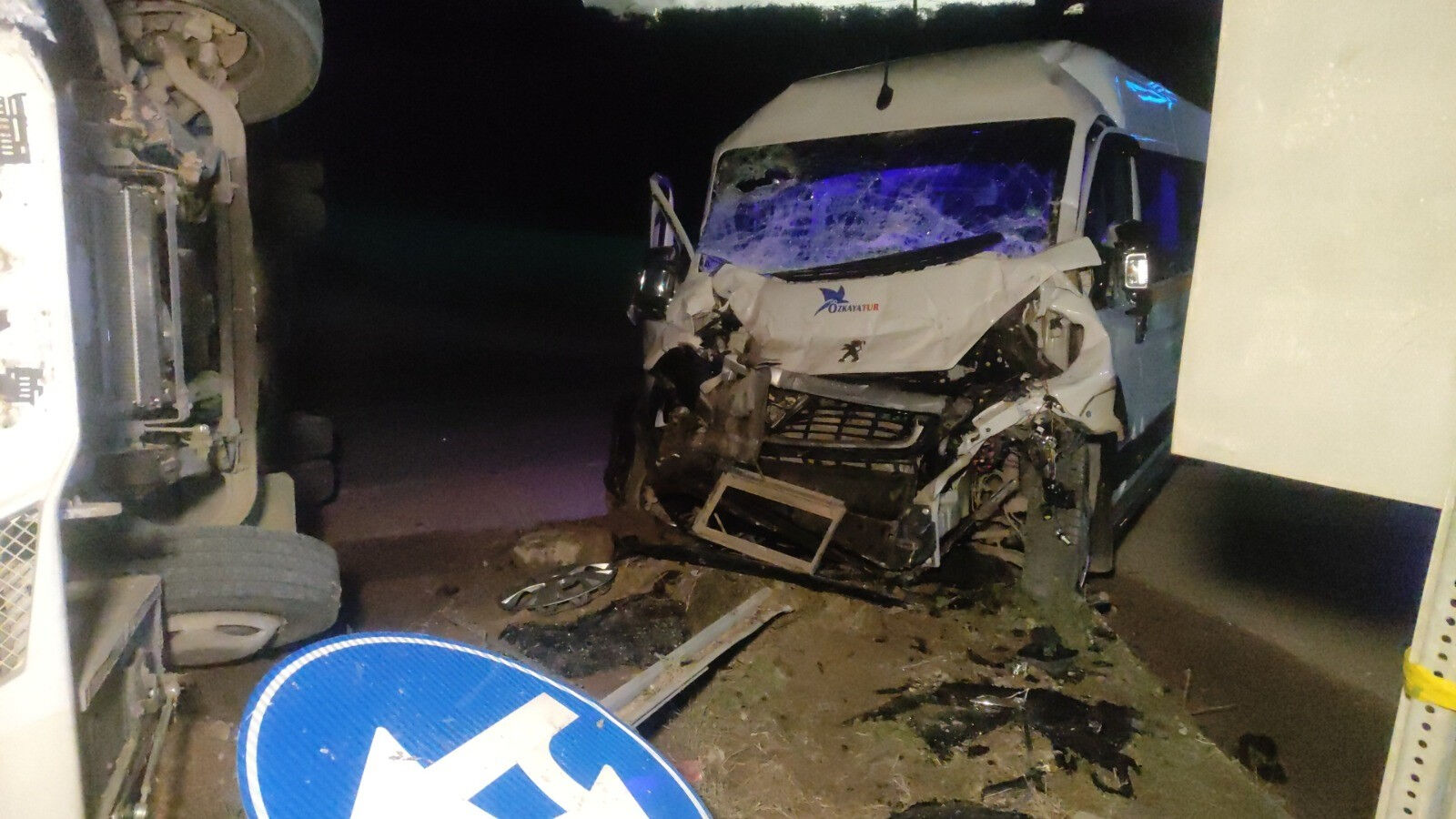 Bursa'da işçi servisleri çarpıştı! Çok sayıda yaralı var - 1. Resim