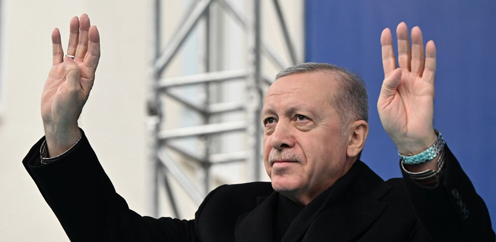 Gaziantep'te depremzedelerin 'anahtar ve tapuları' teslim edildi! Cumhurbaşkanı Erdoğan'dan muhalefete 