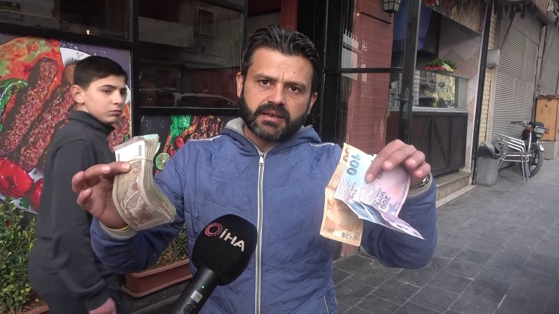 Halep'te rejim parasının yerini Türk lirası aldı... 