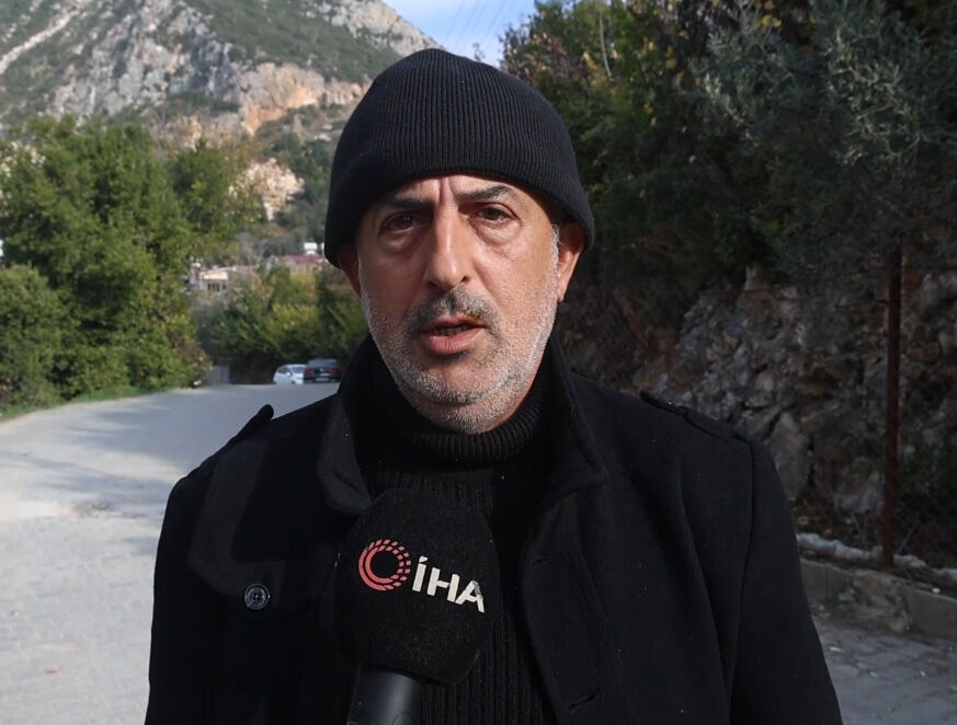 Hatay'da korkutan patlama herkesi dışarı çıkardı! Depremzedeler isyan etti Hatay'da korkutan patlama herkesi dışarı çıkardı! Depremzedeler isyan etti - 3. Resim